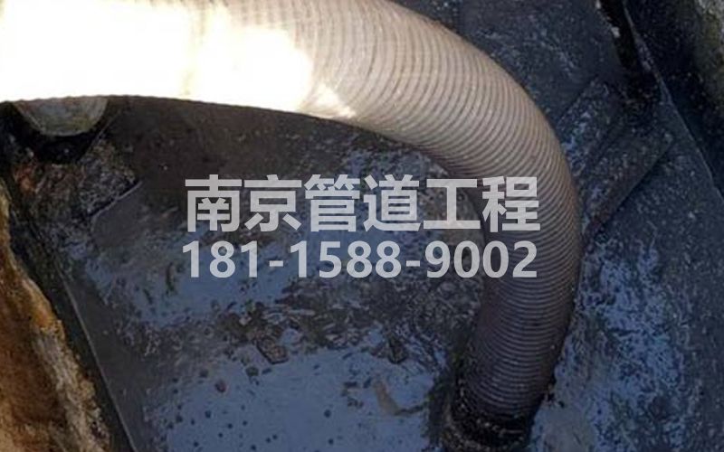 213雄州抽粪