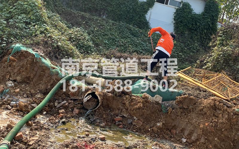 263雄州工地化粪池清理