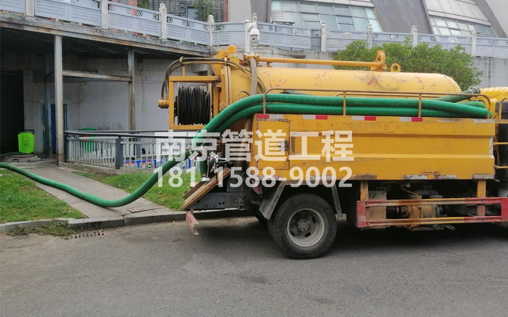 277雄州商场隔油池吸污