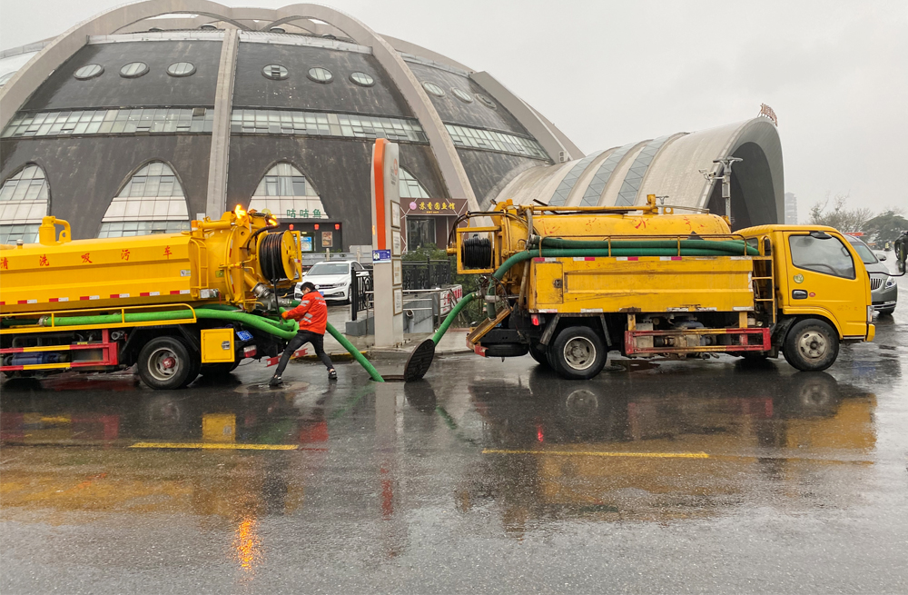 271雄州商场管道清淤