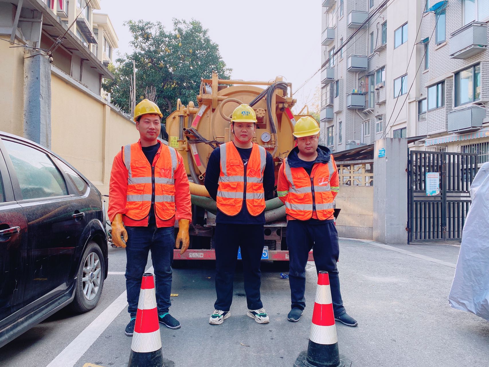 雄州南京某小区管道清淤检测施工